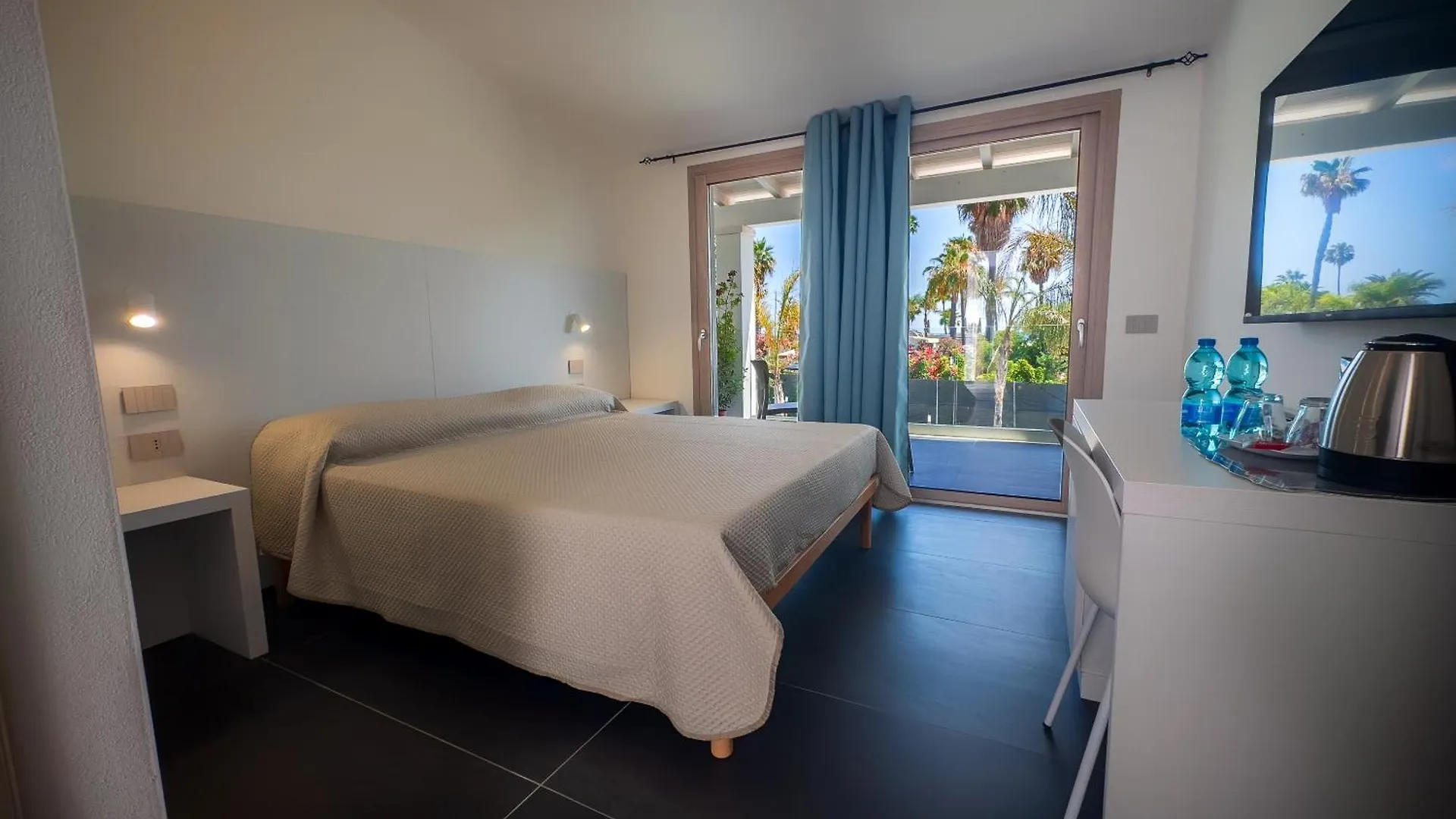 ארבאטקס Palm Beach Resort 0*,