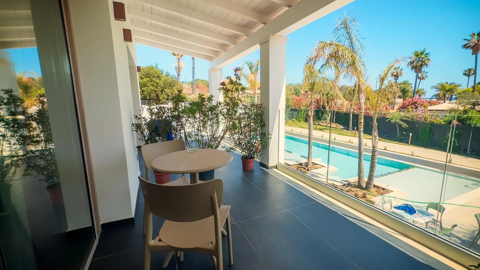 ארבאטקס Palm Beach Resort בית הארחה