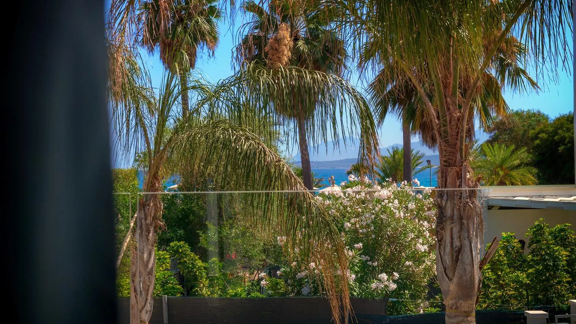 Palm Beach Resort Àrbatax Maison d'hôtes