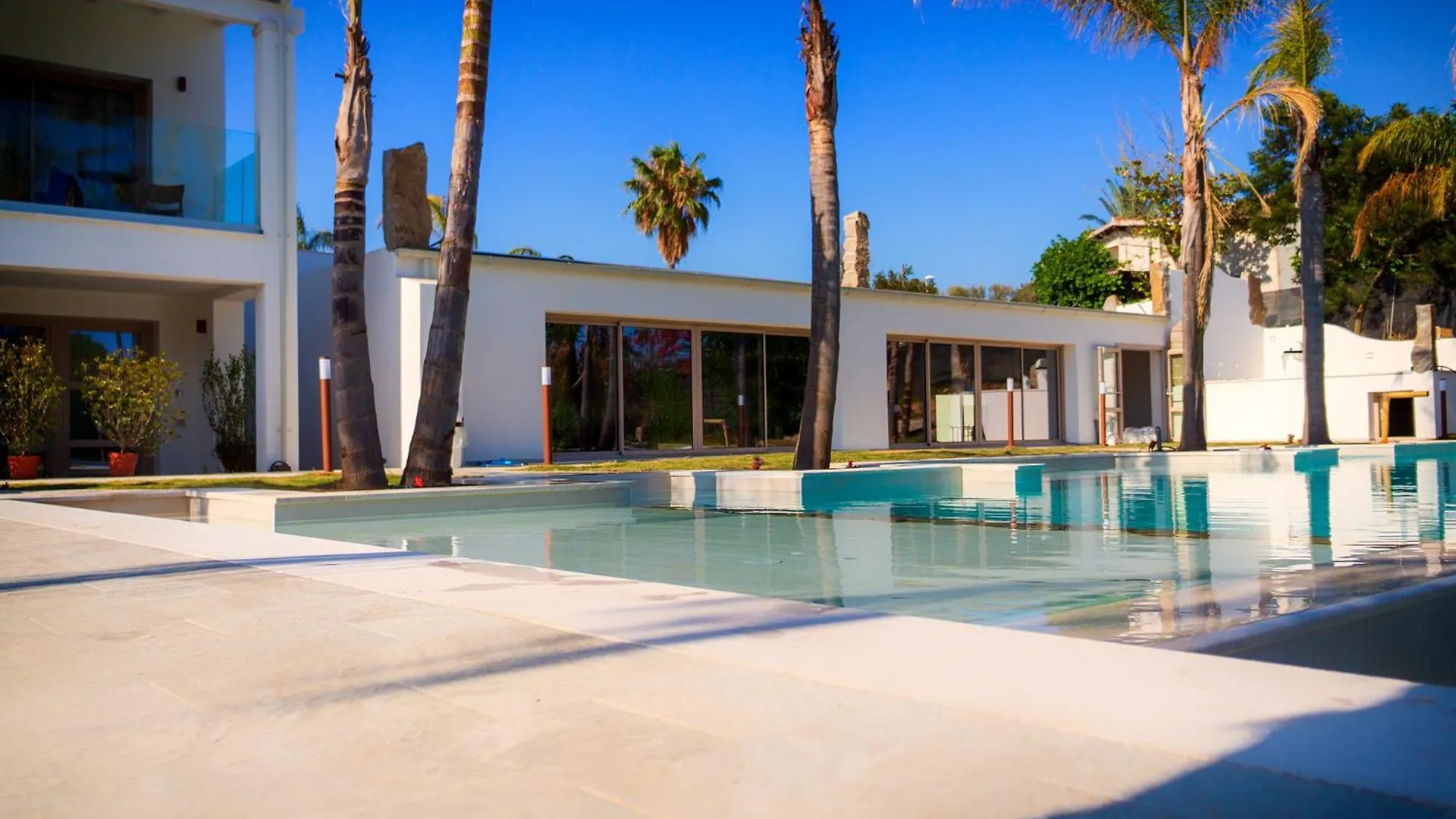 Palm Beach Resort Àrbatax Maison d'hôtes